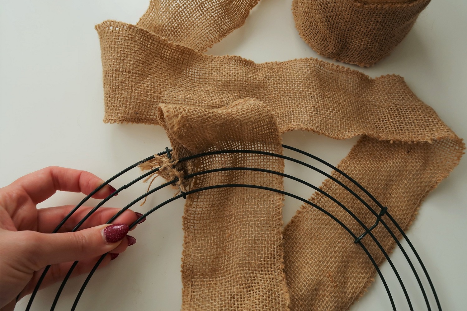 How To Make a Burlap Wreath for Christmas 2