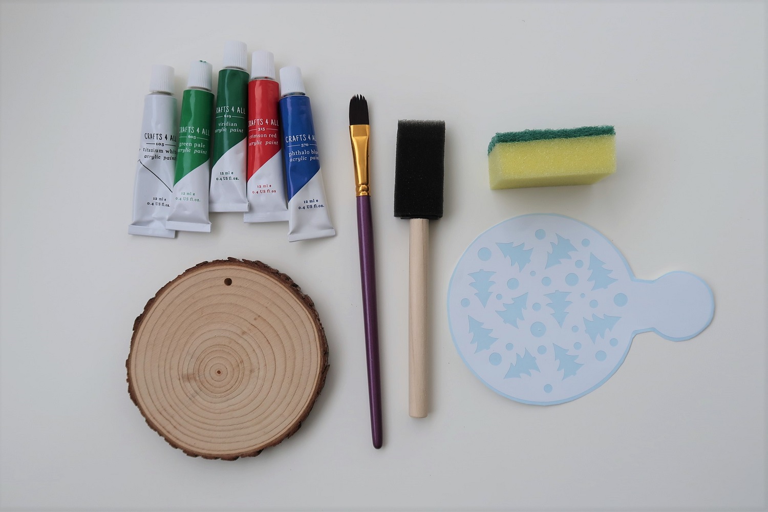 3 Easy Methods For Painting on Wood Slice Ornaments (Even if You’re No Good at Art!) 11